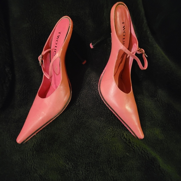 Pink slings - Picture 1 of 2